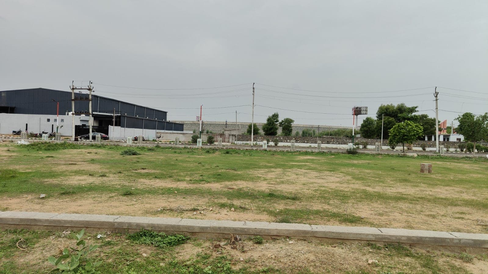 111 square yard, West, Residential plot is available for sale at Jagatpura — photo 1