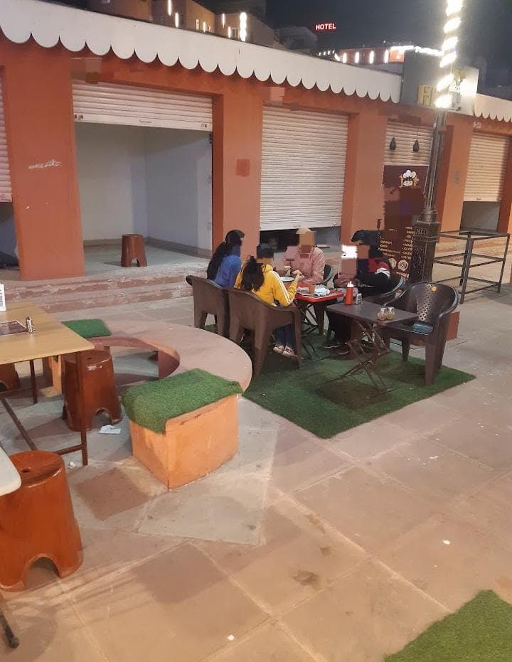 100 square feet, South East, Shop is available for rent at Malviya Nagar — photo 1