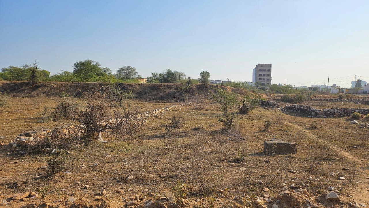 301 square yard, JDA, East, Residential plot is available for sale at Jagatpura — photo 1